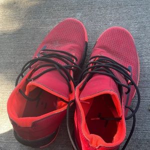 I am selling Stephen curry shoes. Size 9.5 us red shoes for 65$ CAD Alberta